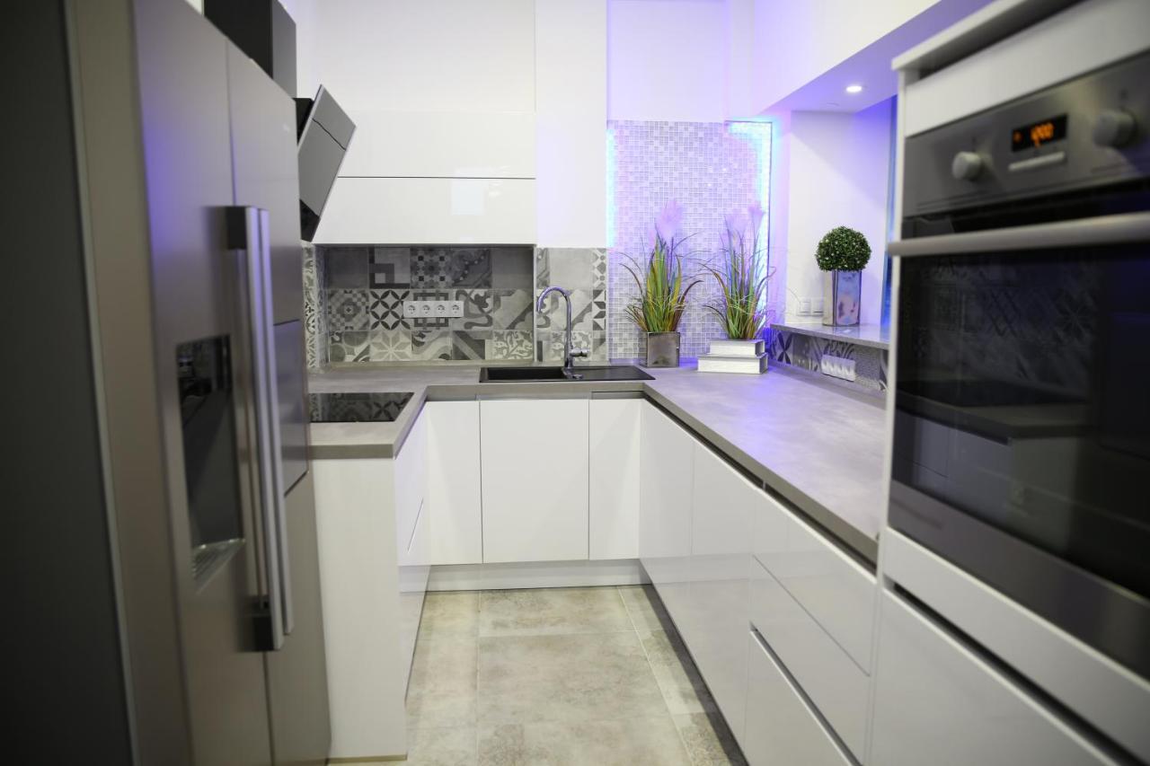 Villa Mit Whirlpool Fuer 32 Per تْسْغيكفانِتْسا المظهر الخارجي الصورة
