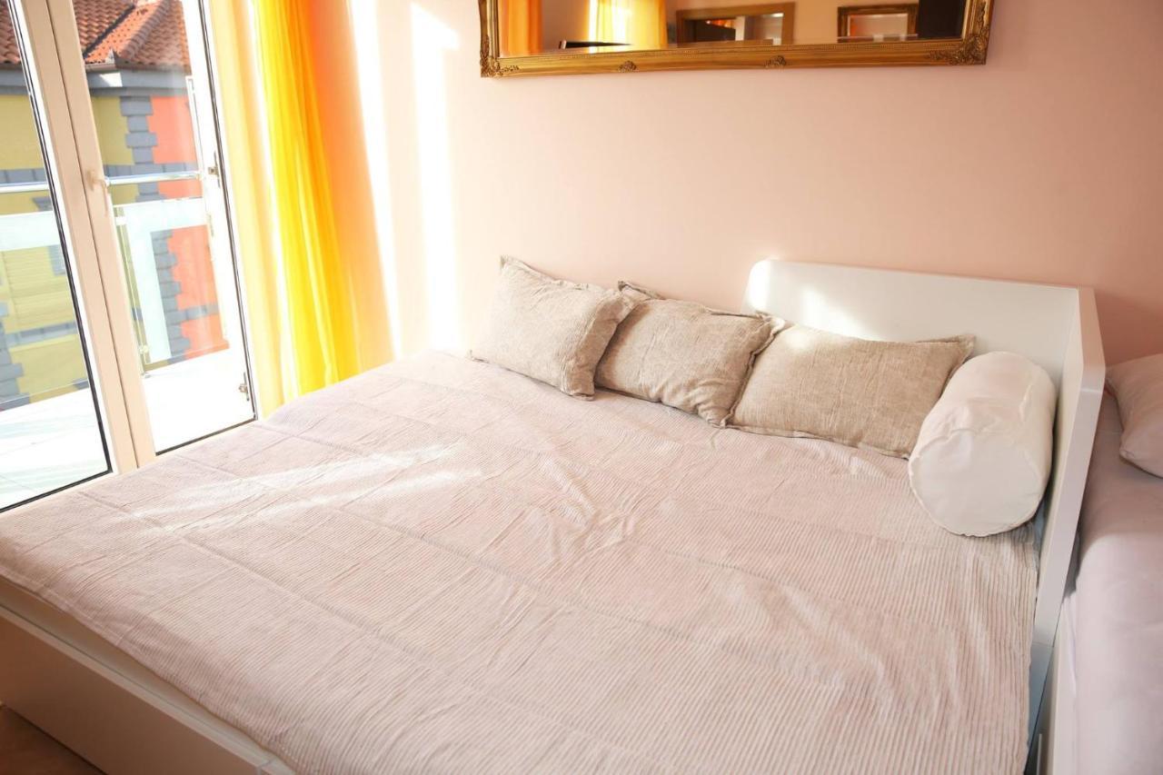 Villa Mit Whirlpool Fuer 32 Per تْسْغيكفانِتْسا المظهر الخارجي الصورة
