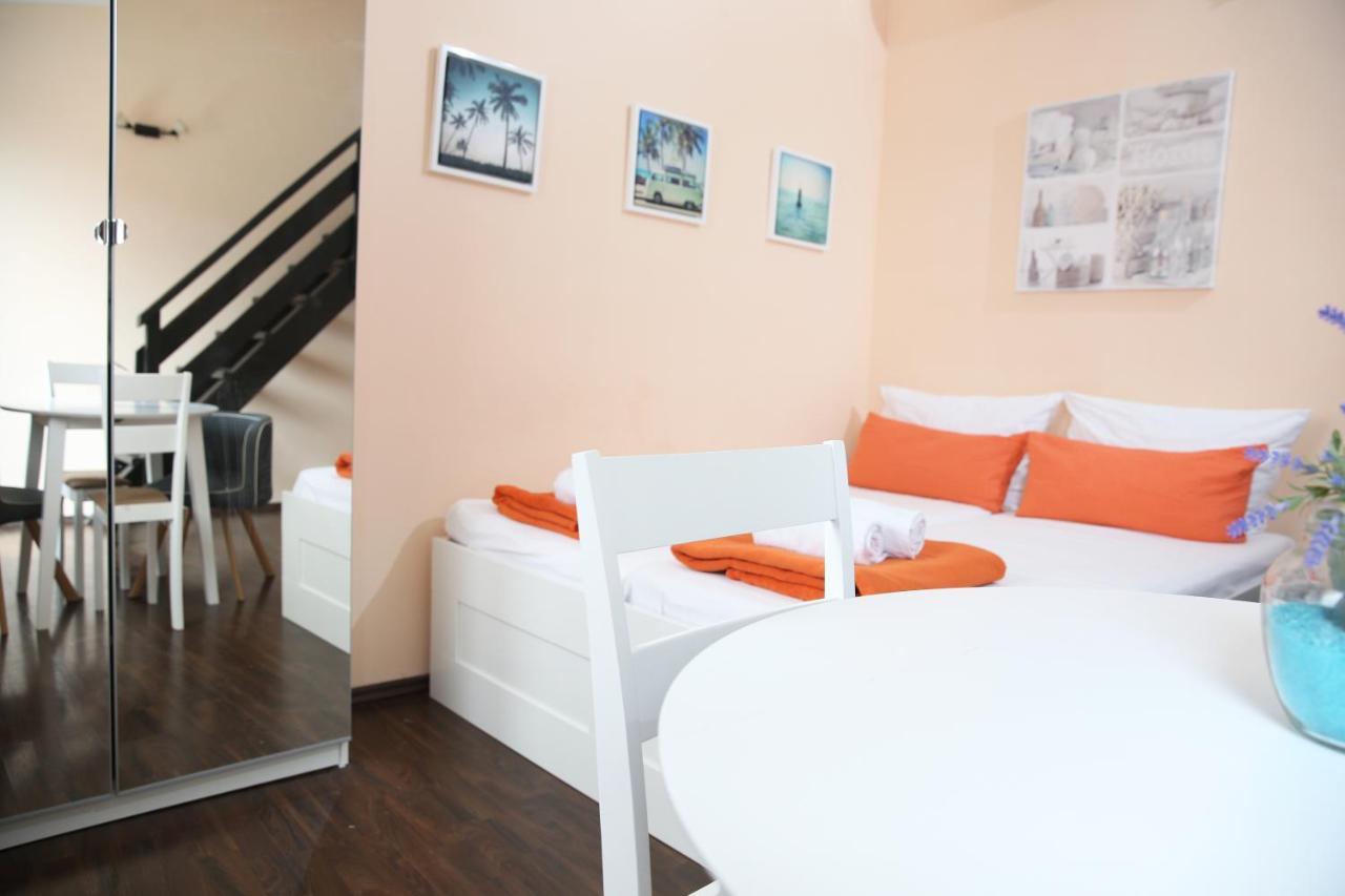 Villa Mit Whirlpool Fuer 32 Per تْسْغيكفانِتْسا المظهر الخارجي الصورة